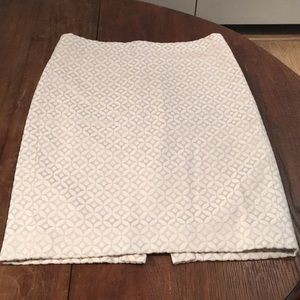 J.Crew “The Pencil Skirt” cream & white geo print